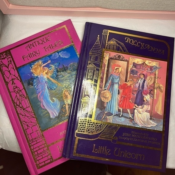 SET of two children’s books - Picture 2 of 8